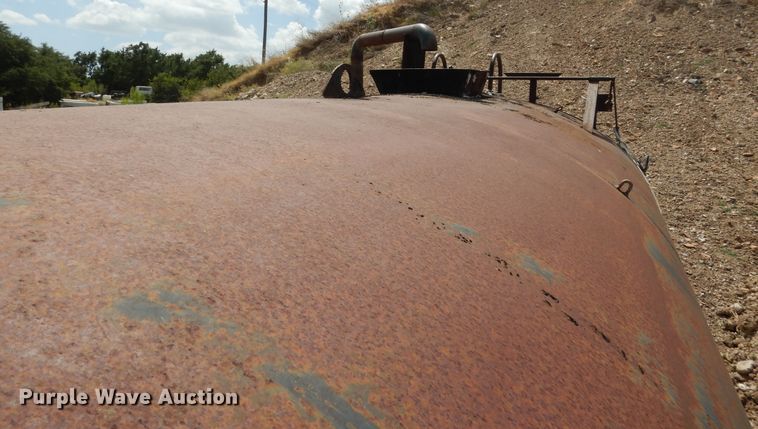 image for item DF2572 1982 Chevrolet C70 tank truck