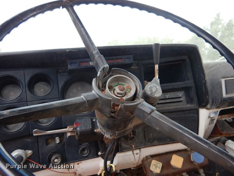 image for item DF2572 1982 Chevrolet C70 tank truck