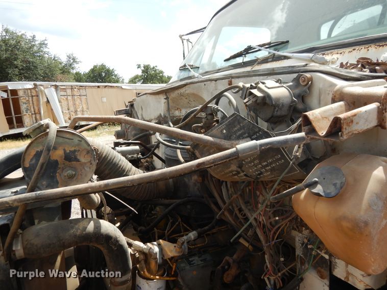 image for item DF2572 1982 Chevrolet C70 tank truck