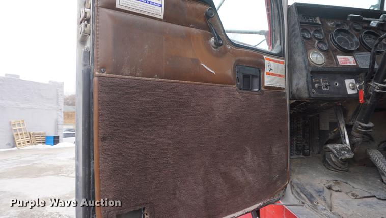 image for item DF7644 1995 Kenworth W900B ready mix truck