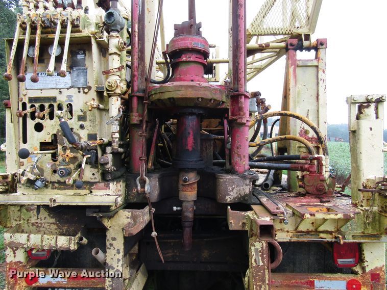 image for item DG1382 Drilling rig