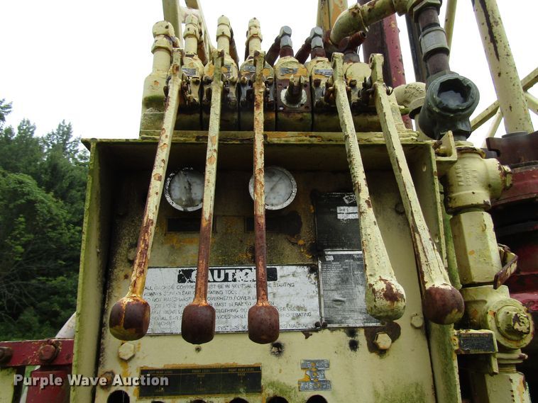 image for item DG1382 Drilling rig