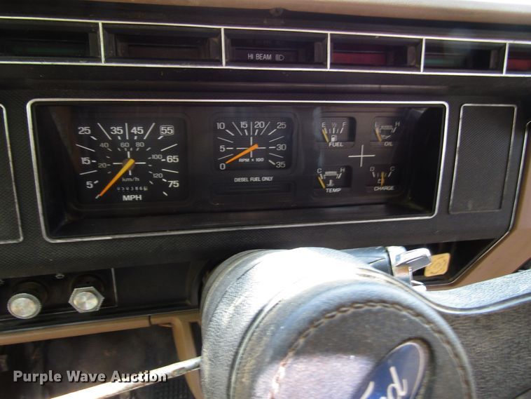 image for item DG1390 1988 Ford FT900 drilling rig truck