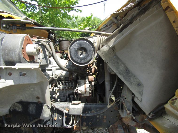 image for item DG1390 1988 Ford FT900 drilling rig truck