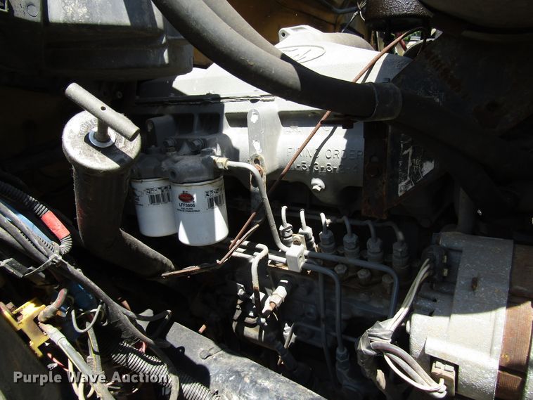 image for item DG1390 1988 Ford FT900 drilling rig truck