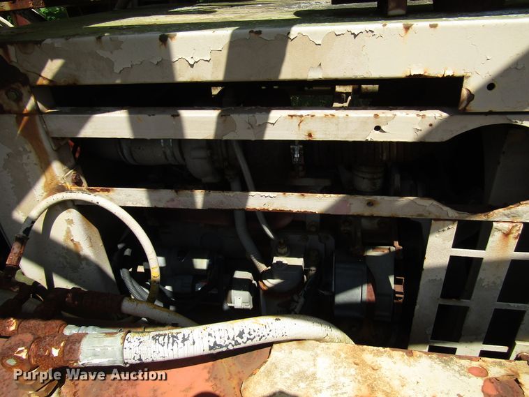 image for item DG1390 1988 Ford FT900 drilling rig truck