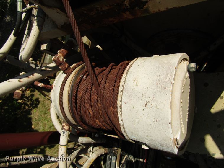 image for item DG1390 1988 Ford FT900 drilling rig truck