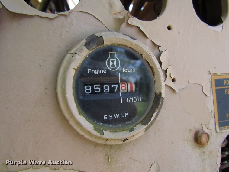 image for item DG1390 1988 Ford FT900 drilling rig truck