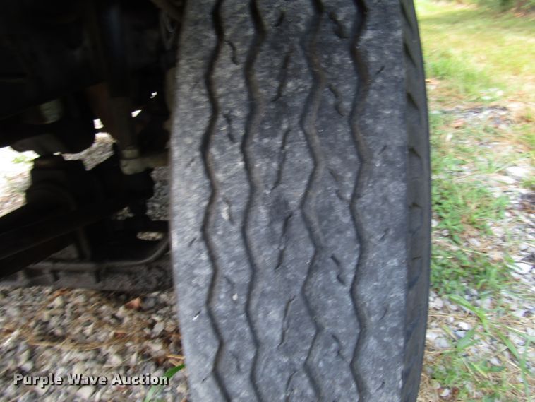 image for item DG1390 1988 Ford FT900 drilling rig truck