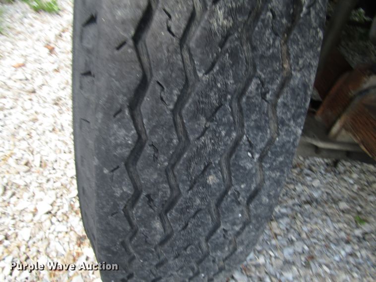 image for item DG1390 1988 Ford FT900 drilling rig truck