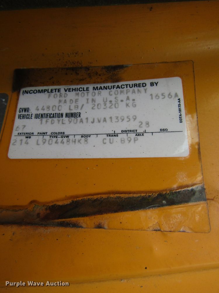 image for item DG1390 1988 Ford FT900 drilling rig truck