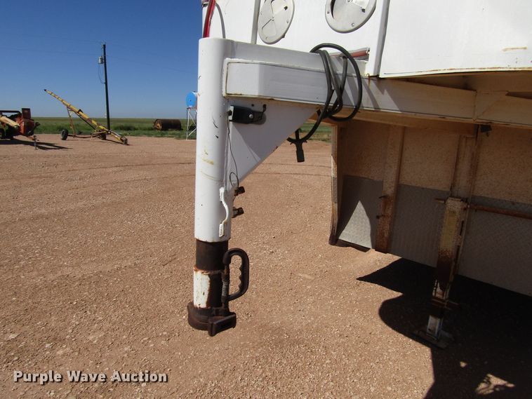 image for item DG1398 1994 Dewitt enclosed cargo trailer