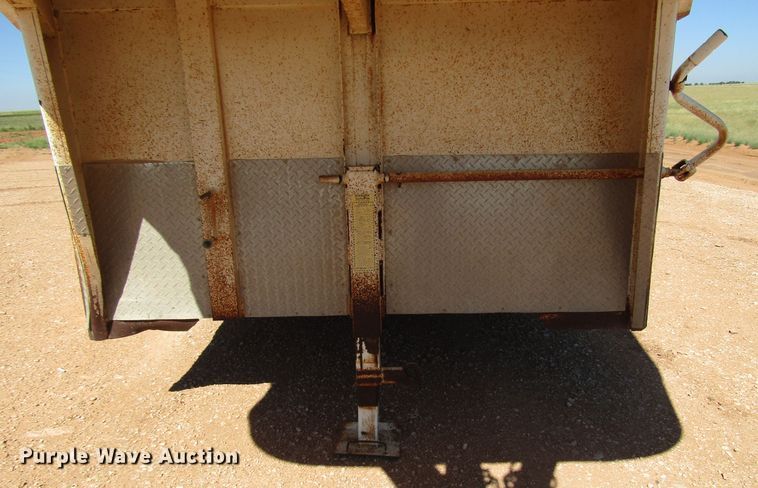 image for item DG1398 1994 Dewitt enclosed cargo trailer