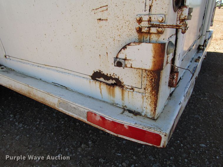 image for item DG1398 1994 Dewitt enclosed cargo trailer