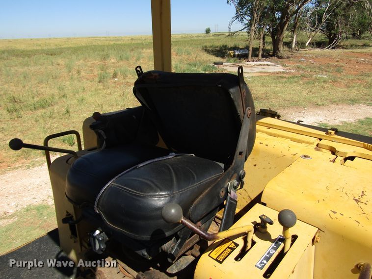 image for item DG1399 1984 John Deere 755A track loader