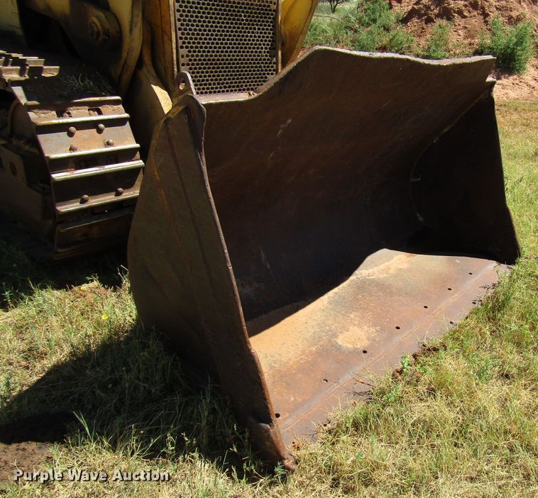 image for item DG1399 1984 John Deere 755A track loader