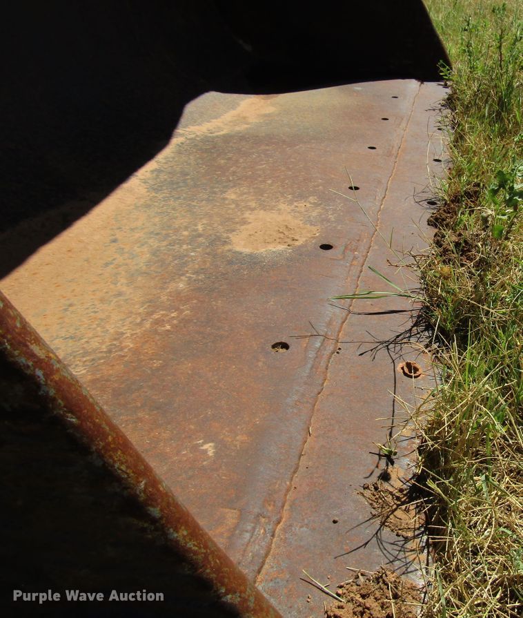 image for item DG1399 1984 John Deere 755A track loader