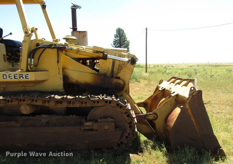 image for item DG1399 1984 John Deere 755A track loader