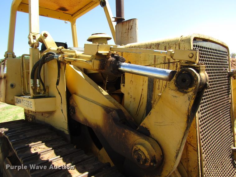 image for item DG1399 1984 John Deere 755A track loader