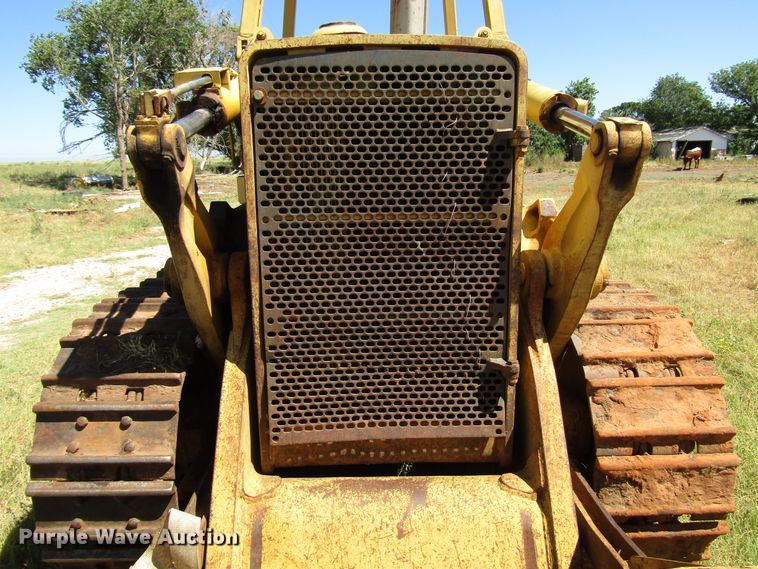 image for item DG1399 1984 John Deere 755A track loader