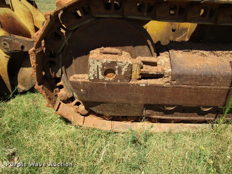 image for item DG1399 1984 John Deere 755A track loader