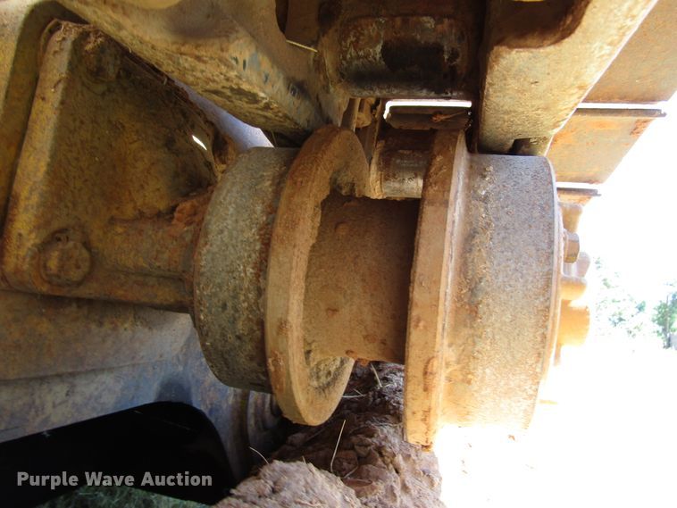 image for item DG1399 1984 John Deere 755A track loader