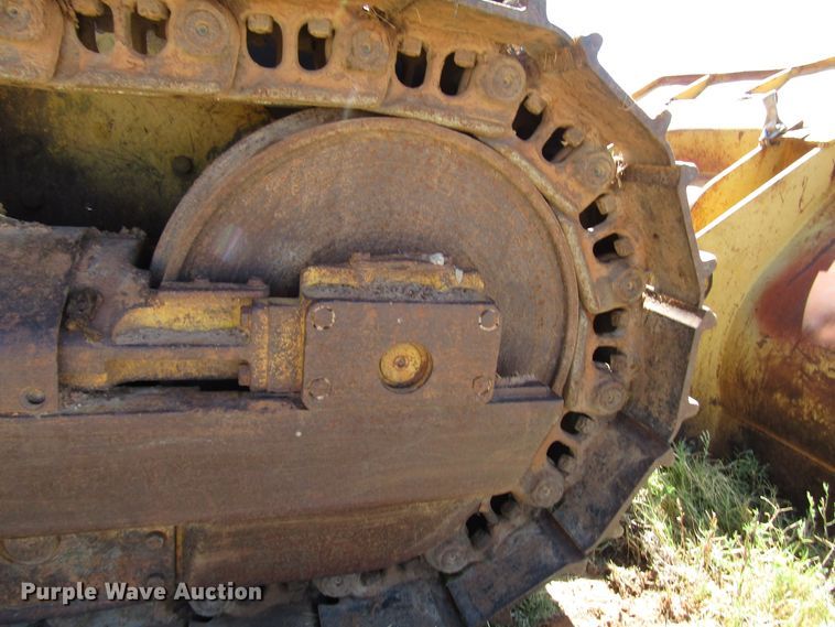 image for item DG1399 1984 John Deere 755A track loader