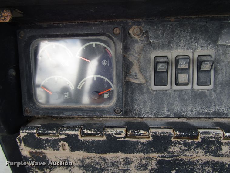 image for item DG1413 1999 Caterpillar 953C track loader