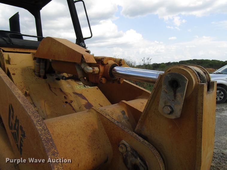 image for item DG1413 1999 Caterpillar 953C track loader