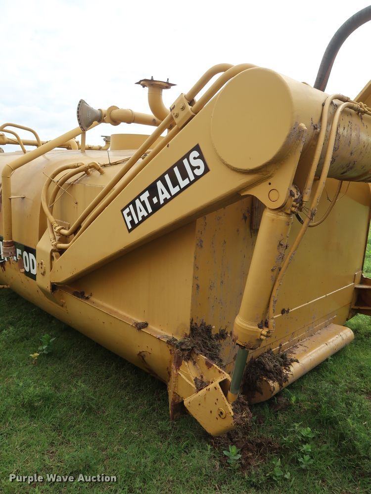 image for item DG4016 1989 Fiat-Allis S161A2T water wagon