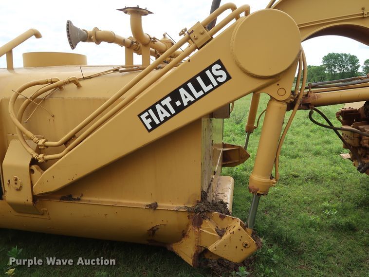 image for item DG4016 1989 Fiat-Allis S161A2T water wagon