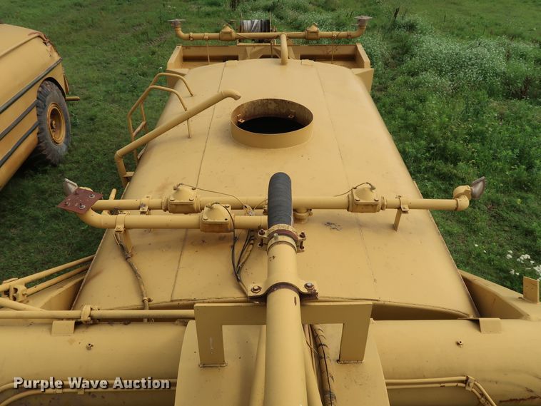 image for item DG4016 1989 Fiat-Allis S161A2T water wagon