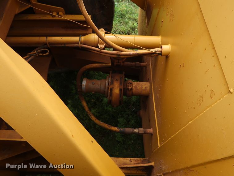 image for item DG4016 1989 Fiat-Allis S161A2T water wagon