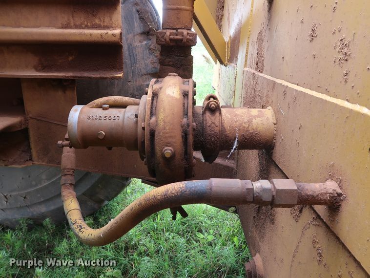 image for item DG4016 1989 Fiat-Allis S161A2T water wagon