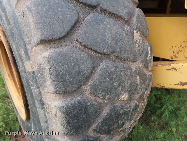 image for item DG4016 1989 Fiat-Allis S161A2T water wagon