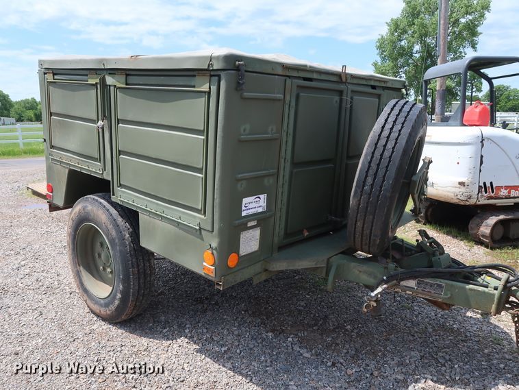 image for item DG4018 2009 Utility M0103A3 utility trailer with welder