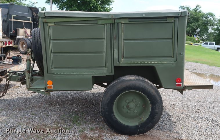 image for item DG4018 2009 Utility M0103A3 utility trailer with welder