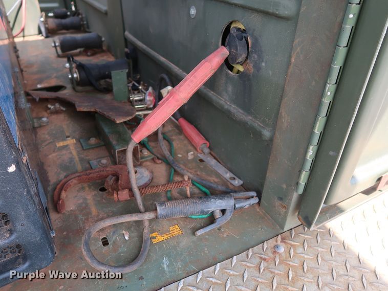 image for item DG4018 2009 Utility M0103A3 utility trailer with welder