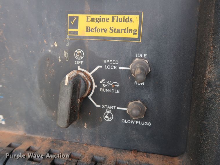 image for item DG4018 2009 Utility M0103A3 utility trailer with welder