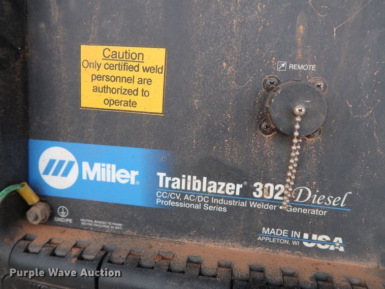 image for item DG4018 2009 Utility M0103A3 utility trailer with welder