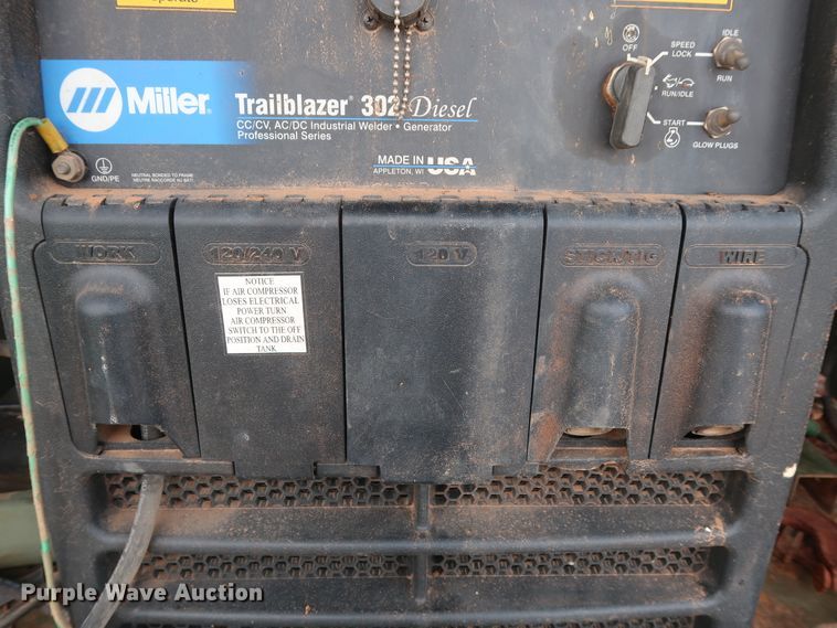 image for item DG4018 2009 Utility M0103A3 utility trailer with welder