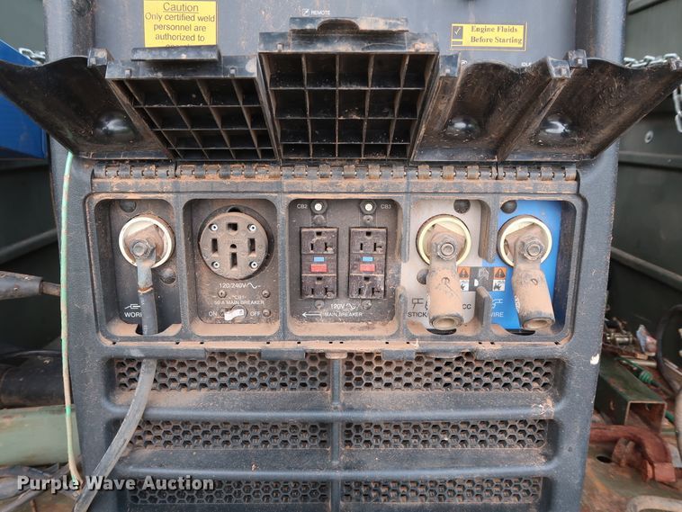 image for item DG4018 2009 Utility M0103A3 utility trailer with welder