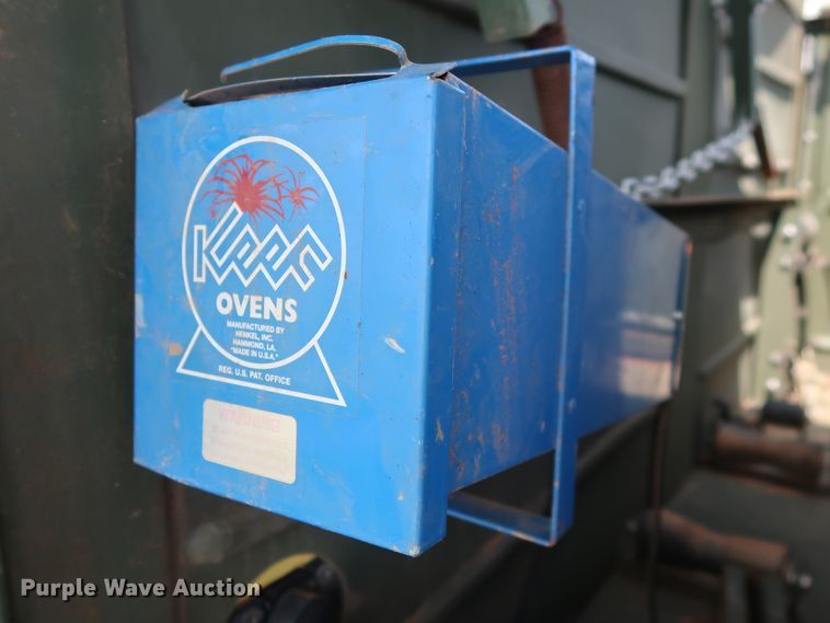 image for item DG4018 2009 Utility M0103A3 utility trailer with welder