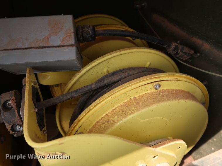 image for item DG4018 2009 Utility M0103A3 utility trailer with welder