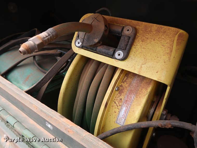 image for item DG4018 2009 Utility M0103A3 utility trailer with welder