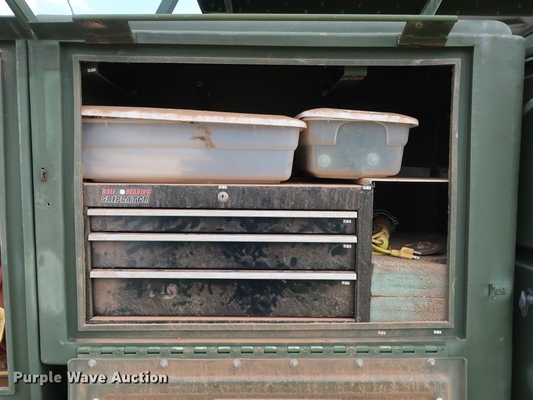 image for item DG4018 2009 Utility M0103A3 utility trailer with welder