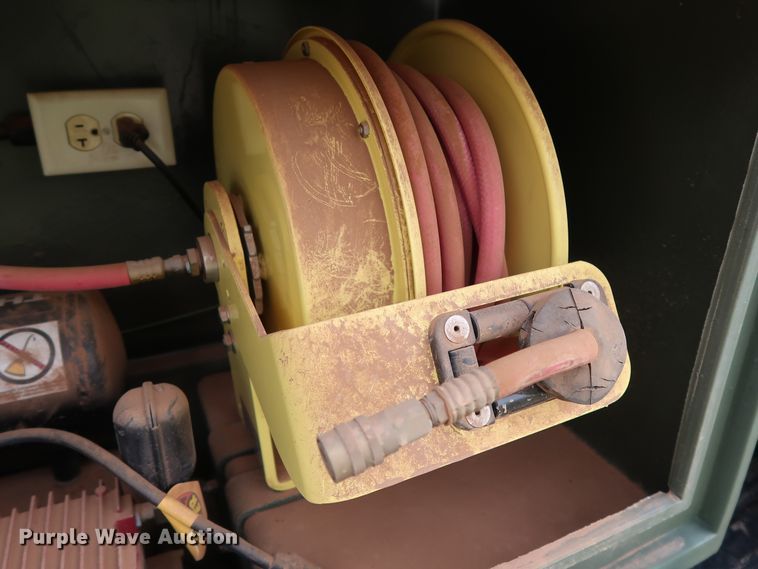 image for item DG4018 2009 Utility M0103A3 utility trailer with welder