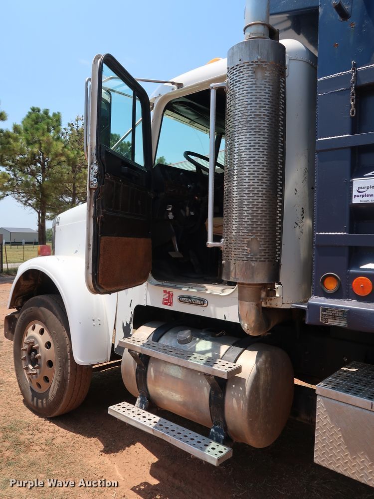 image for item DG4100 2007 Freightliner FLD dump truck