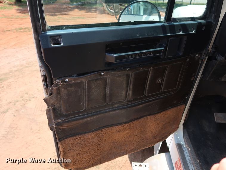 image for item DG4100 2007 Freightliner FLD dump truck