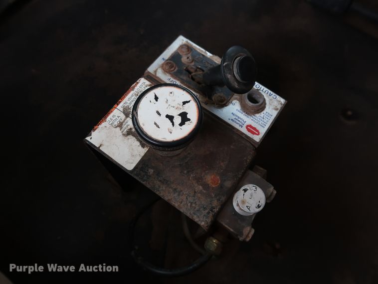 image for item DG4100 2007 Freightliner FLD dump truck